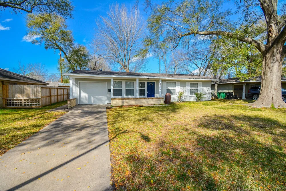 5006 Libbey Lane Houston, TX 77092