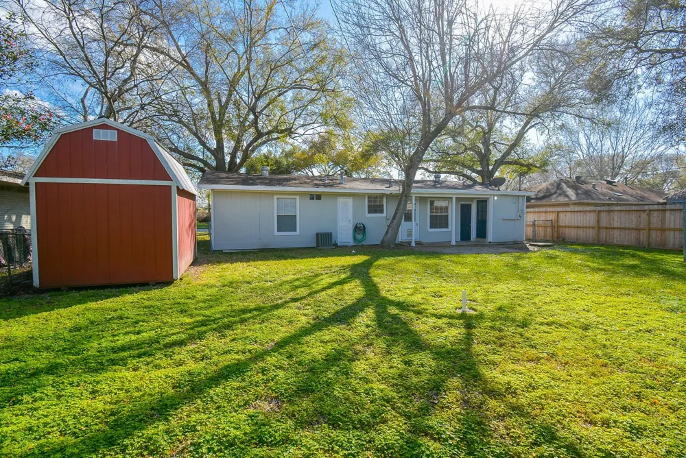 5006 Libbey Lane Houston, TX 77092