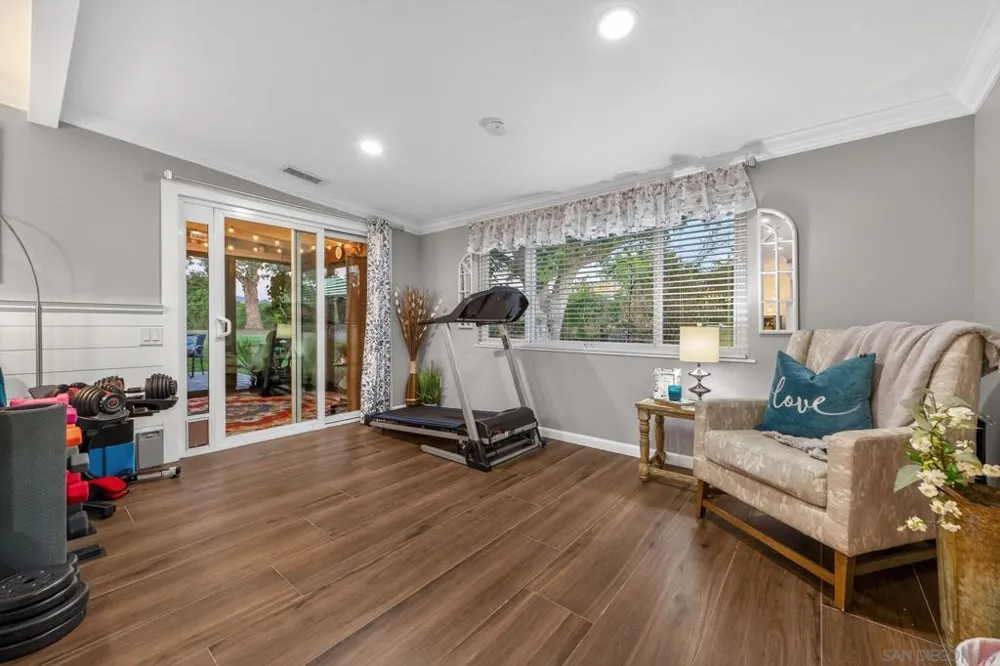 12461 Rios San Diego, CA 92128