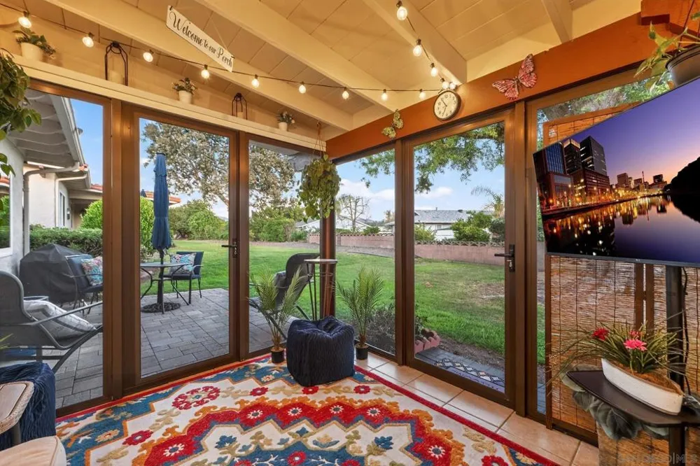 12461 Rios San Diego, CA 92128
