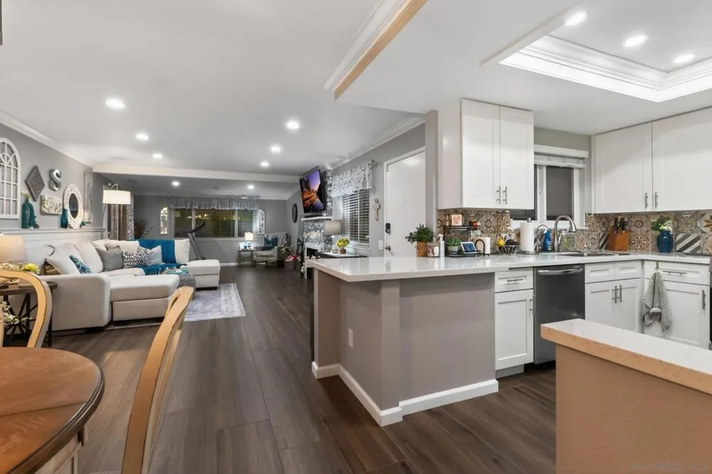 12461 Rios San Diego, CA 92128