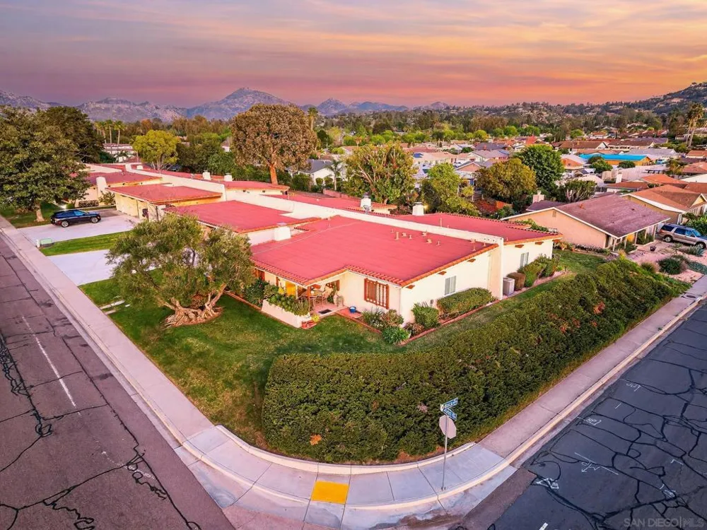 12461 Rios San Diego, CA 92128