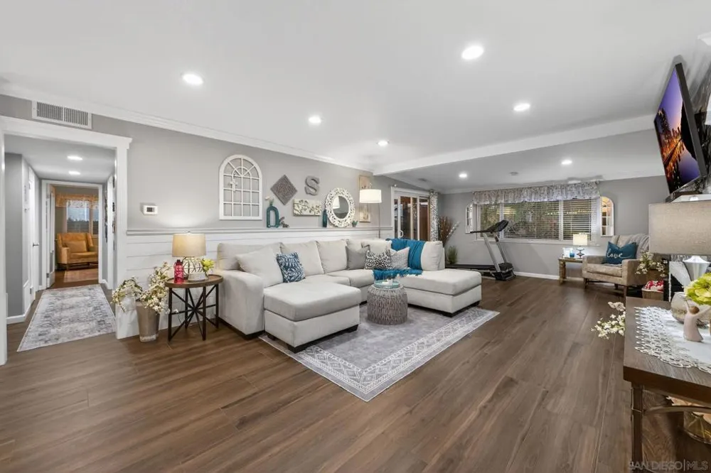 12461 Rios San Diego, CA 92128