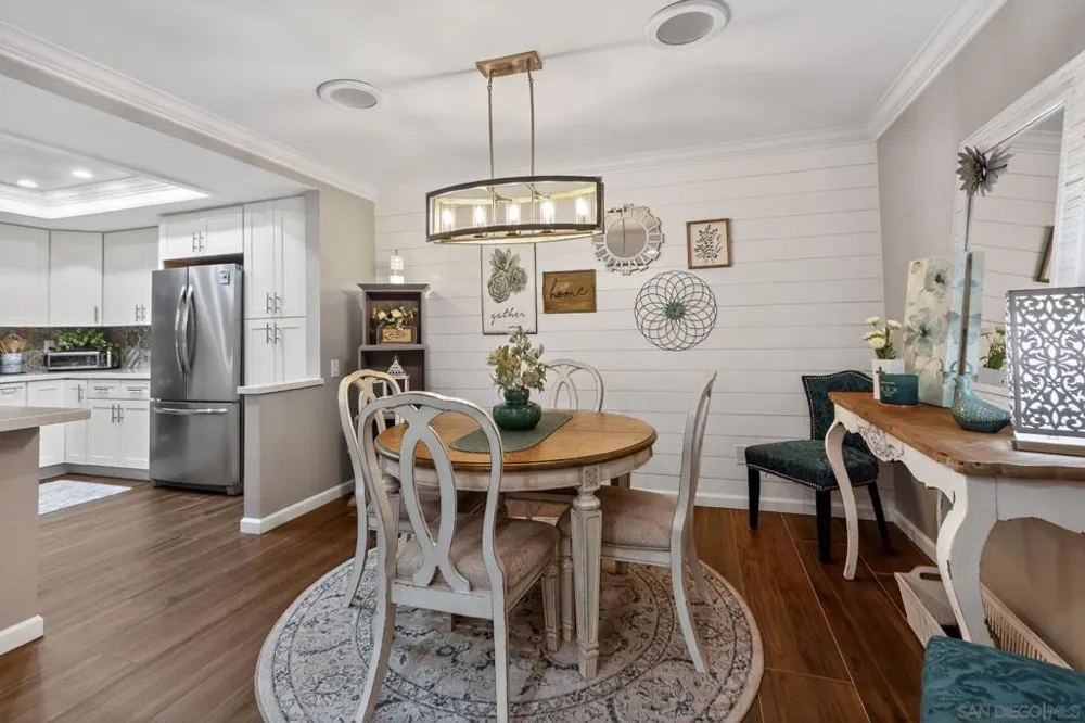 12461 Rios San Diego, CA 92128