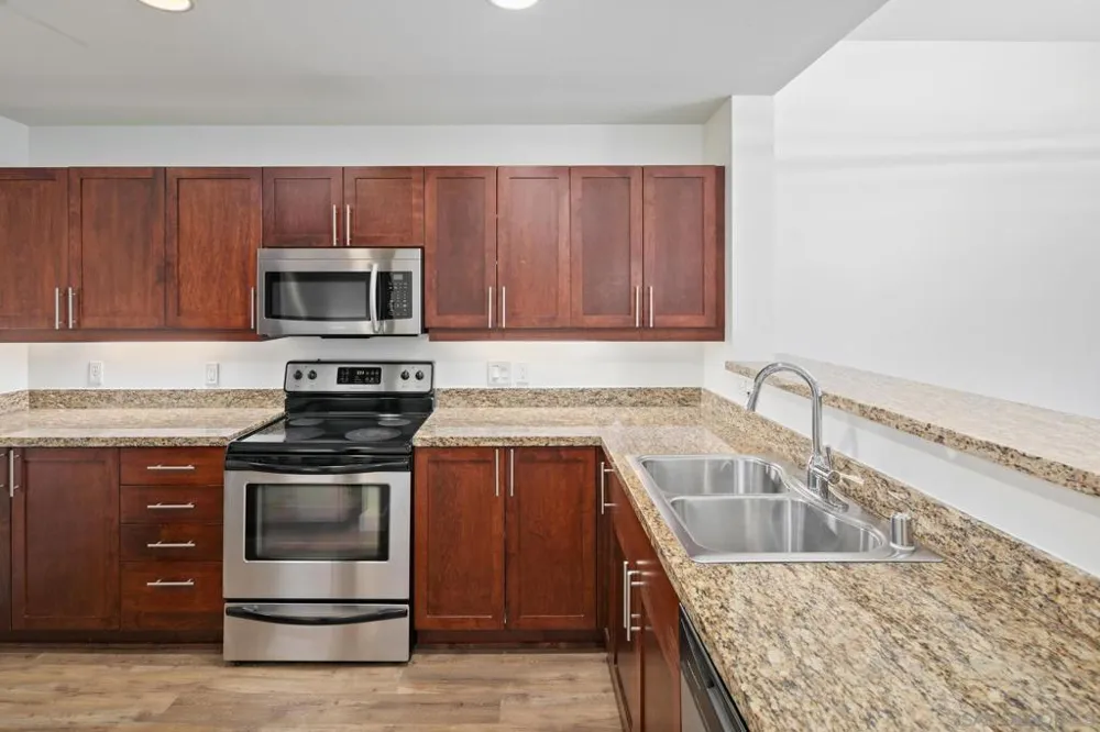 253 10th Ave #632 San Diego, CA 92101