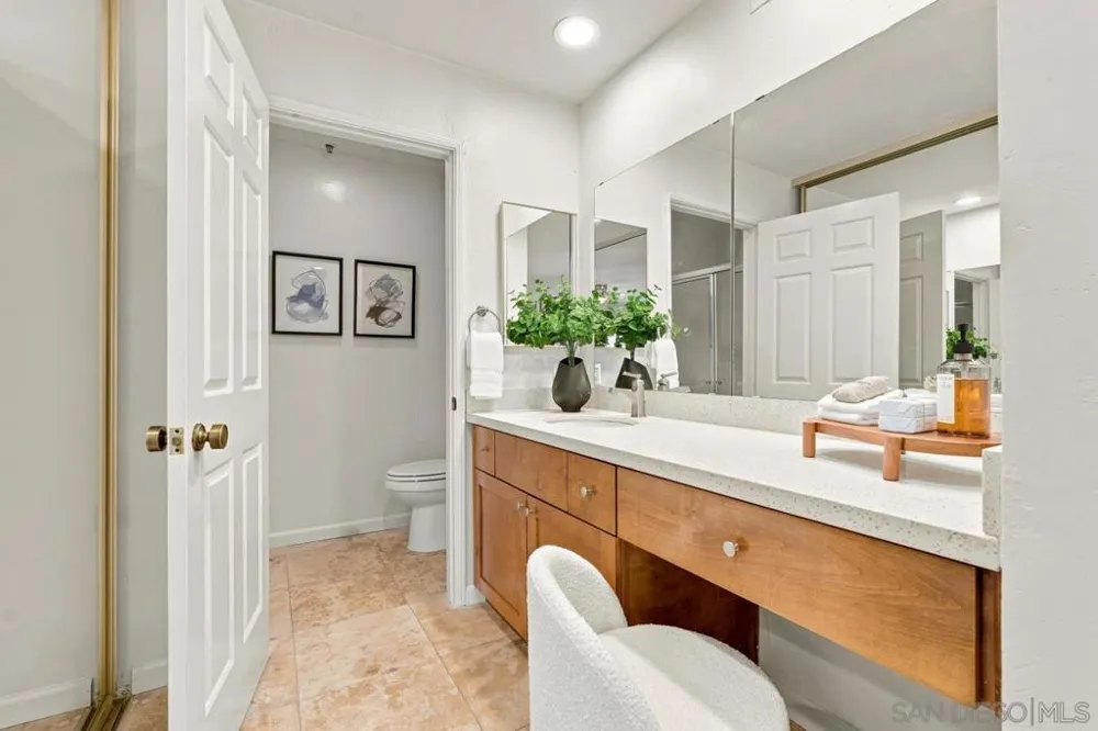 5645 Friars #384 San Diego, CA 92110