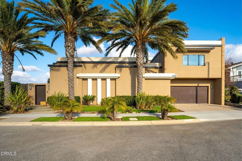 4490 Eastbourne Bay Oxnard, CA 93035