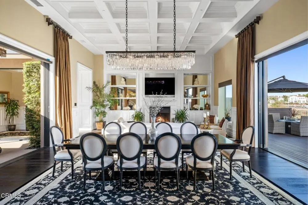 4490 Eastbourne Bay Oxnard, CA 93035