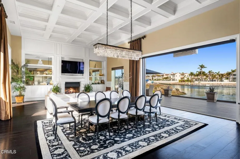 4490 Eastbourne Bay Oxnard, CA 93035