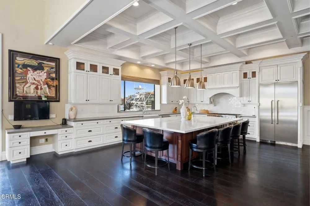 4490 Eastbourne Bay Oxnard, CA 93035
