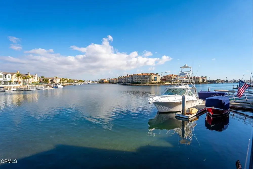 4490 Eastbourne Bay Oxnard, CA 93035