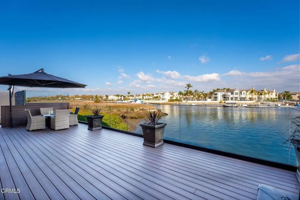 4490 Eastbourne Bay Oxnard, CA 93035