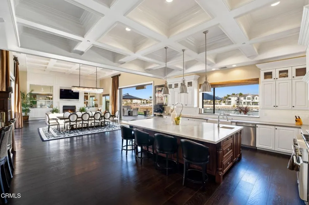 4490 Eastbourne Bay Oxnard, CA 93035