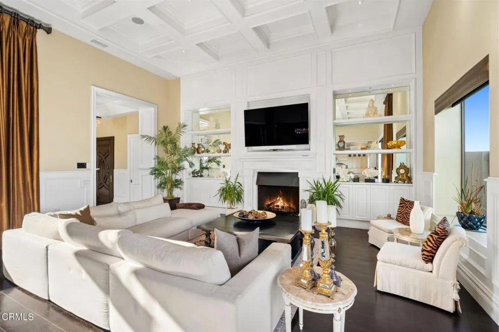 4490 Eastbourne Bay Oxnard, CA 93035