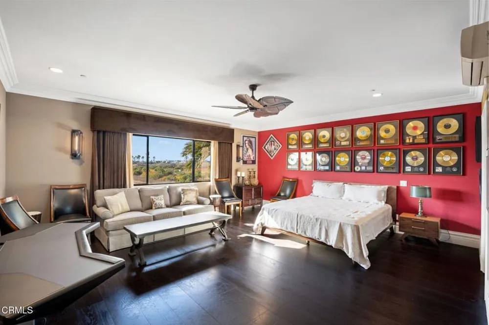 4490 Eastbourne Bay Oxnard, CA 93035