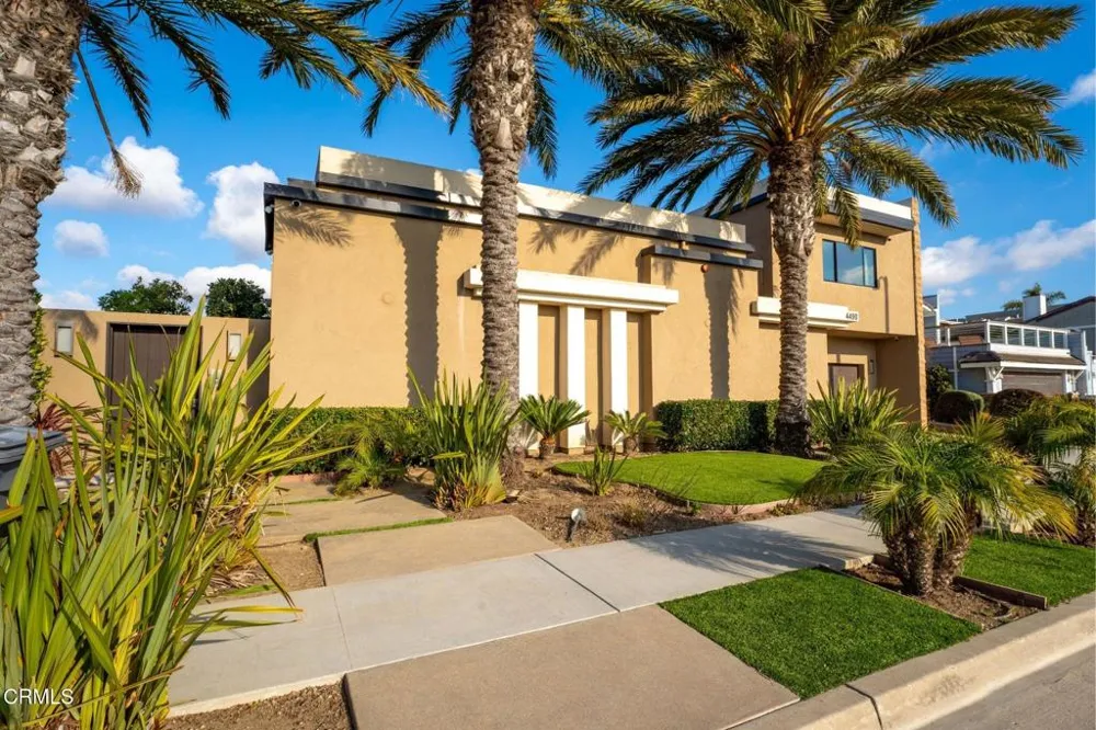 4490 Eastbourne Bay Oxnard, CA 93035