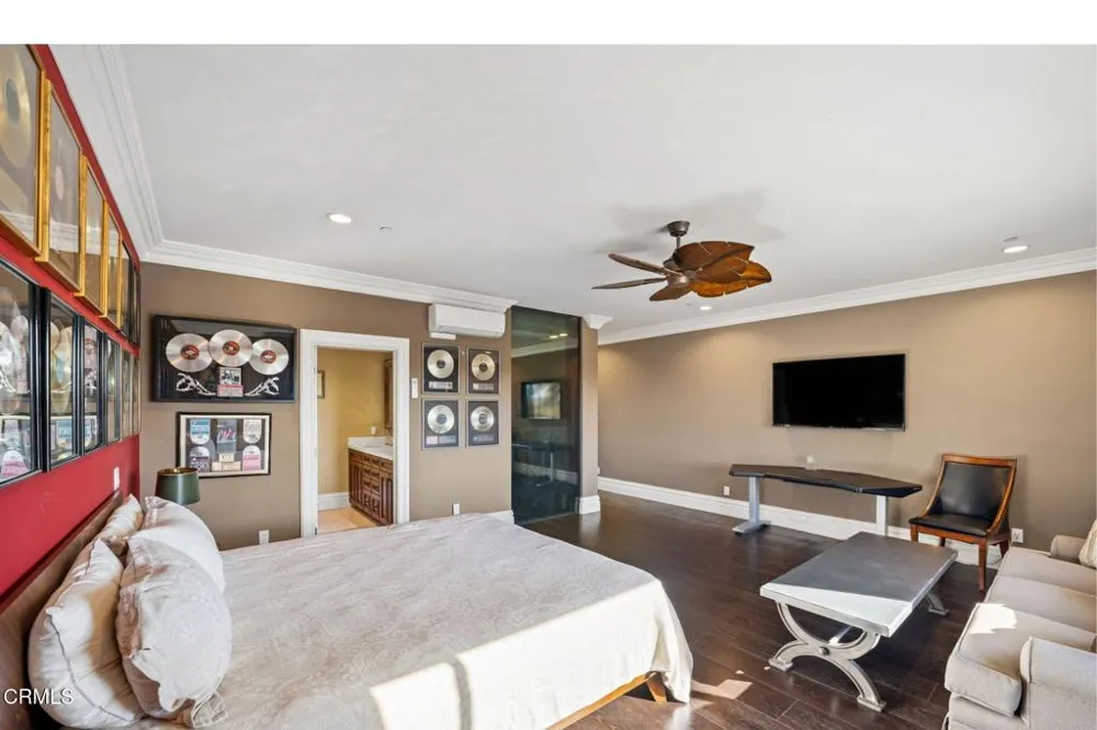 4490 Eastbourne Bay Oxnard, CA 93035