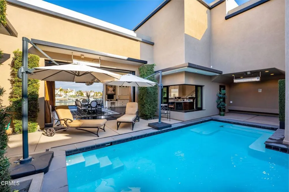 4490 Eastbourne Bay Oxnard, CA 93035