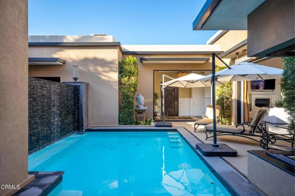 4490 Eastbourne Bay Oxnard, CA 93035
