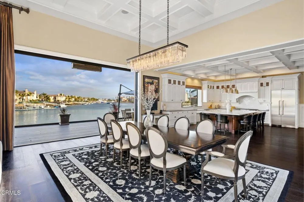 4490 Eastbourne Bay Oxnard, CA 93035