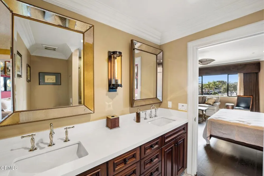 4490 Eastbourne Bay Oxnard, CA 93035