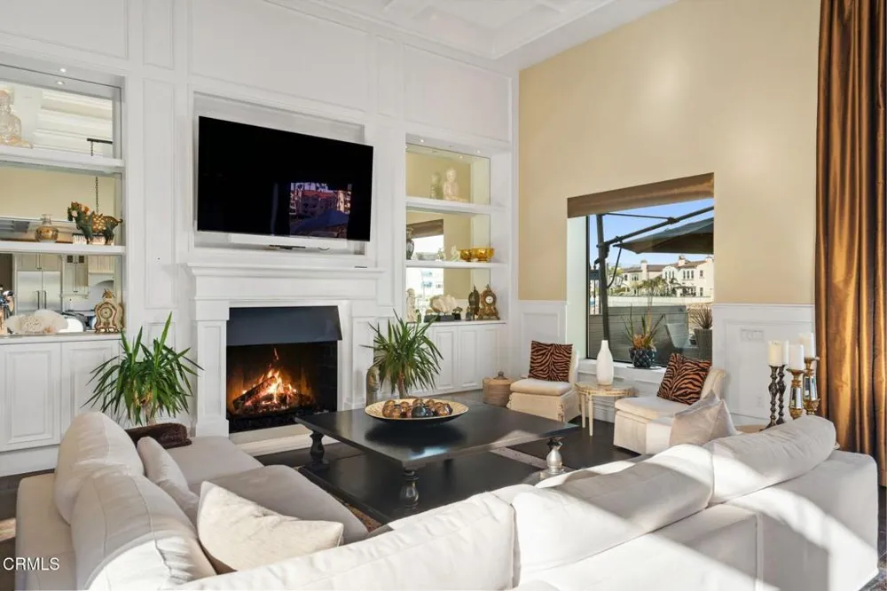 4490 Eastbourne Bay Oxnard, CA 93035