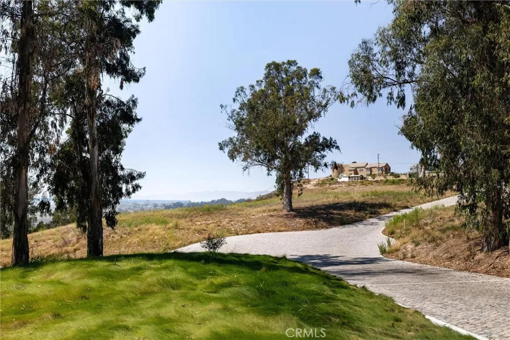 2 Castle Bluff Road Arroyo Grande, CA 93420