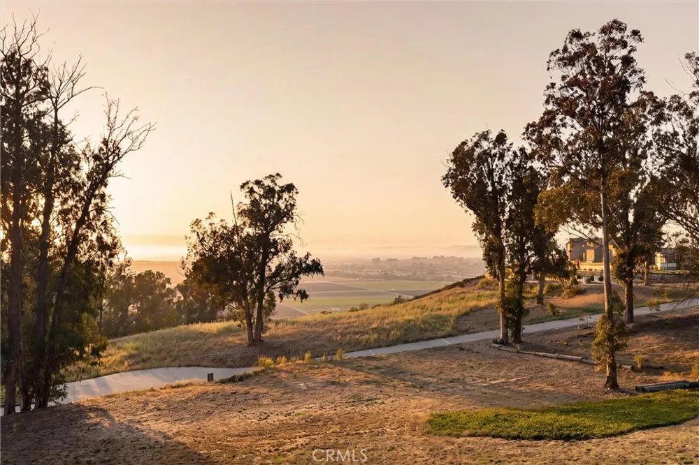 2 Castle Bluff Road Arroyo Grande, CA 93420