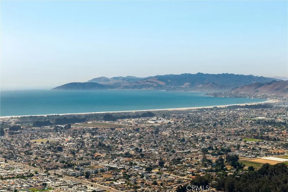 2 Castle Bluff Road Arroyo Grande, CA 93420