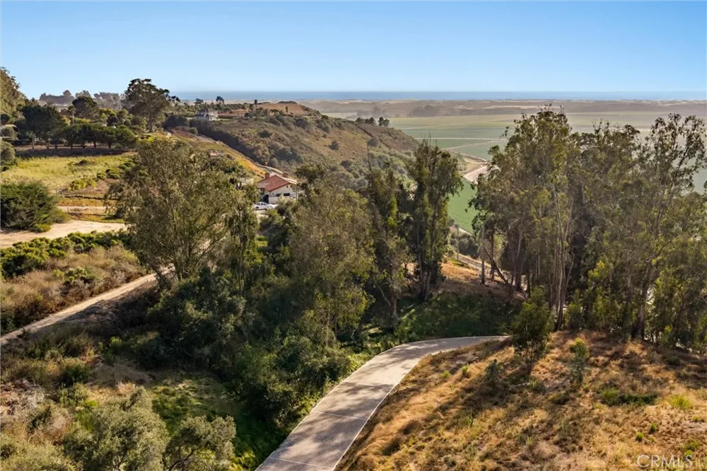 2 Castle Bluff Road Arroyo Grande, CA 93420