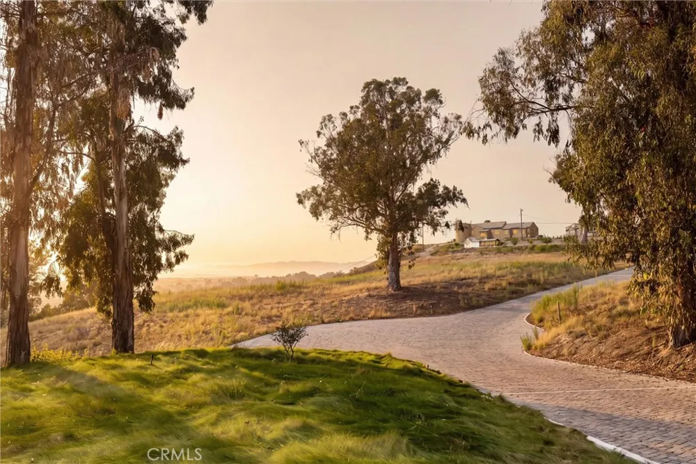 2 Castle Bluff Road Arroyo Grande, CA 93420