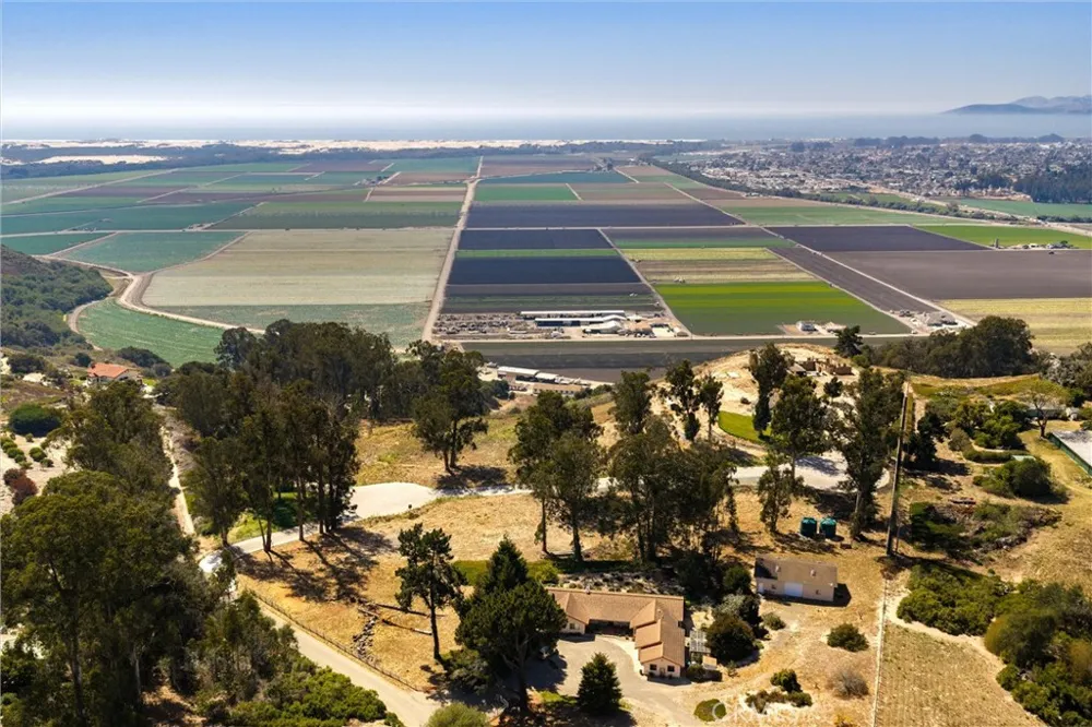 2 Castle Bluff Road Arroyo Grande, CA 93420