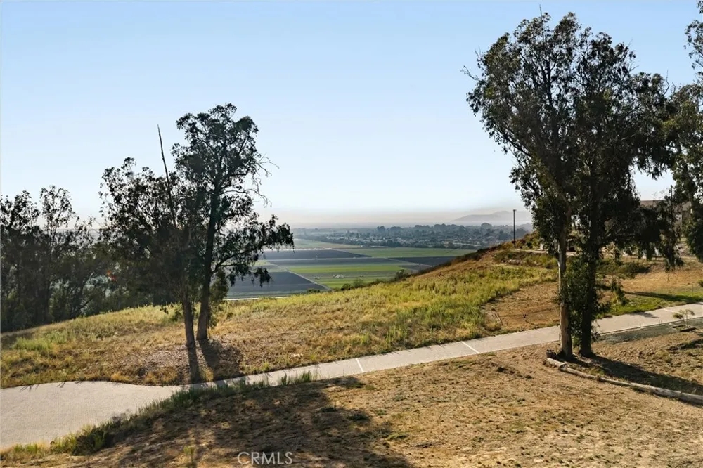 2 Castle Bluff Road Arroyo Grande, CA 93420