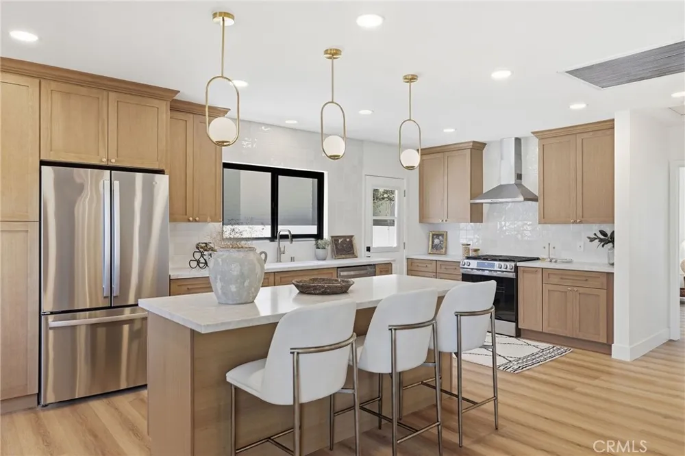 4529 Pepperwood Avenue Long Beach, CA 90808