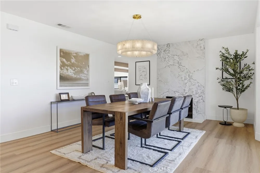 4529 Pepperwood Avenue Long Beach, CA 90808