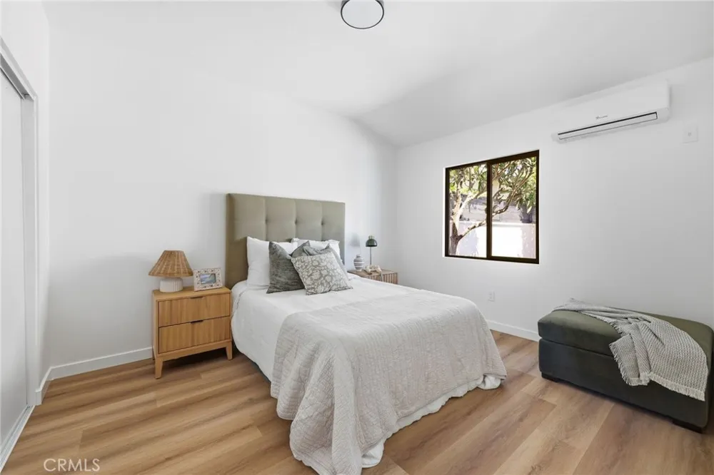 4529 Pepperwood Avenue Long Beach, CA 90808