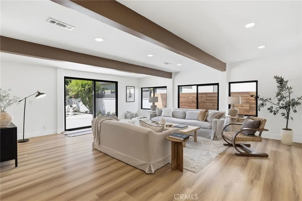 4529 Pepperwood Avenue Long Beach, CA 90808