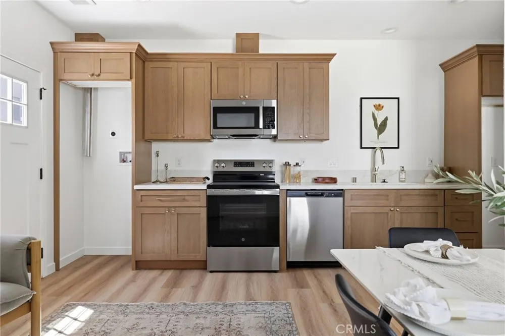 4529 Pepperwood Avenue Long Beach, CA 90808