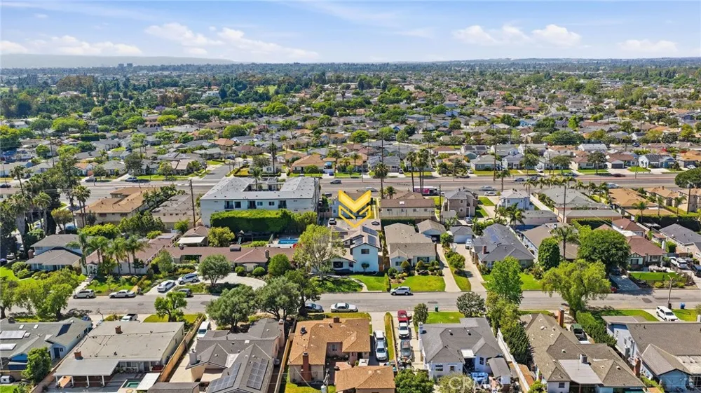 4529 Pepperwood Avenue Long Beach, CA 90808