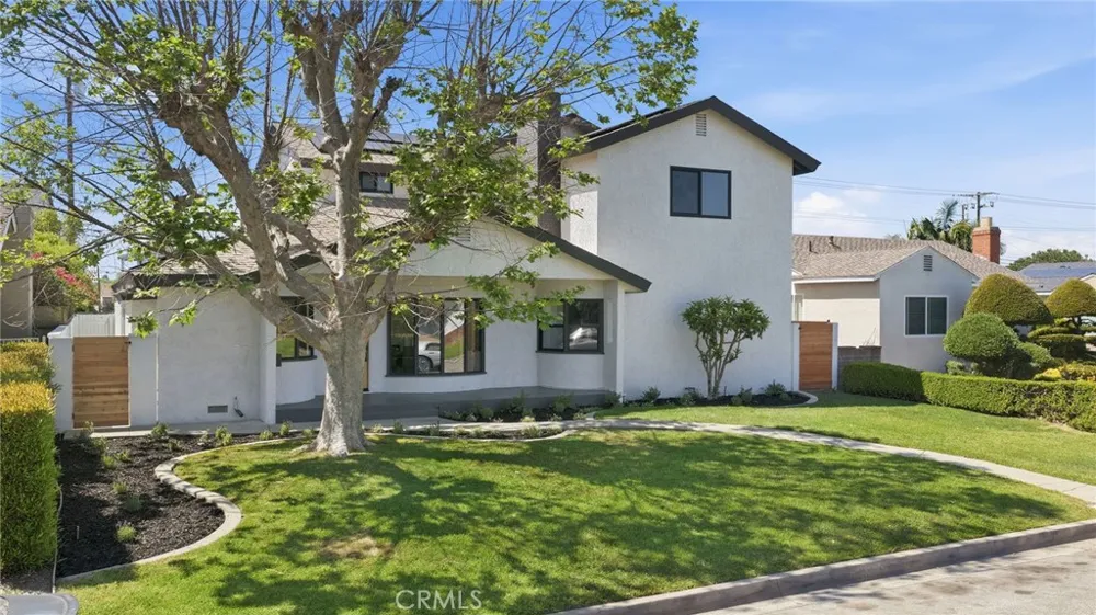 4529 Pepperwood Avenue Long Beach, CA 90808