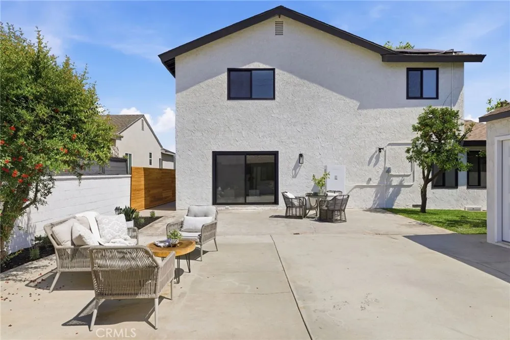 4529 Pepperwood Avenue Long Beach, CA 90808