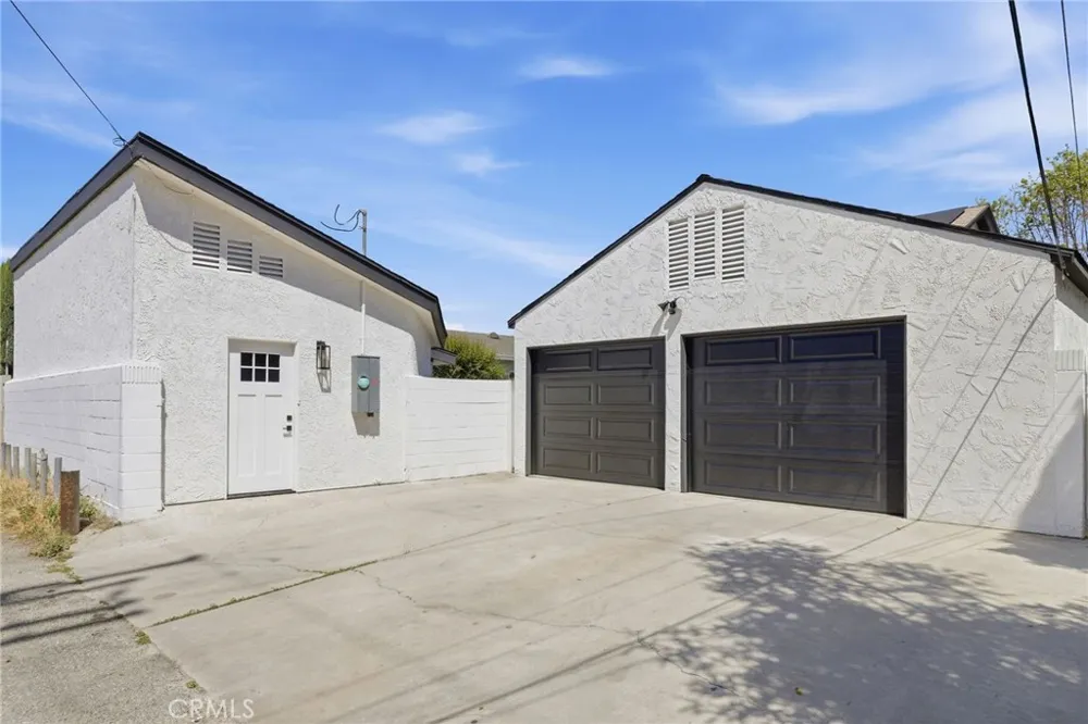 4529 Pepperwood Avenue Long Beach, CA 90808