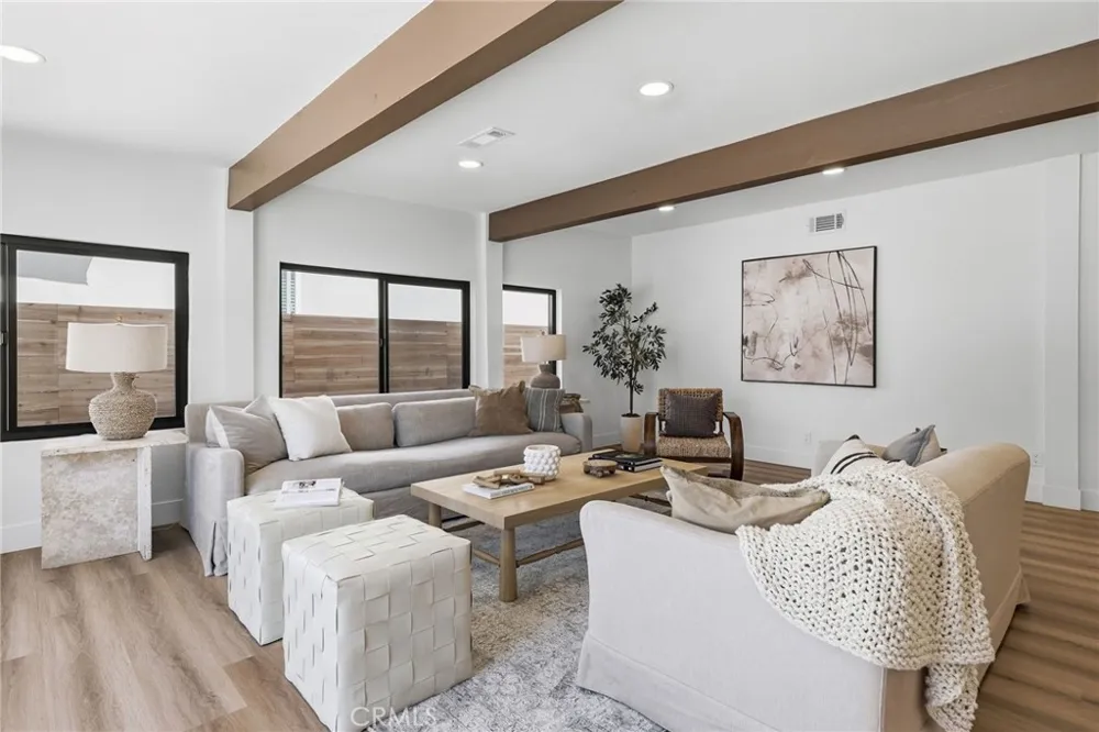 4529 Pepperwood Avenue Long Beach, CA 90808