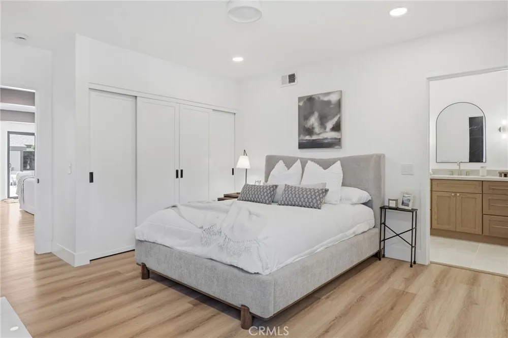 4529 Pepperwood Avenue Long Beach, CA 90808