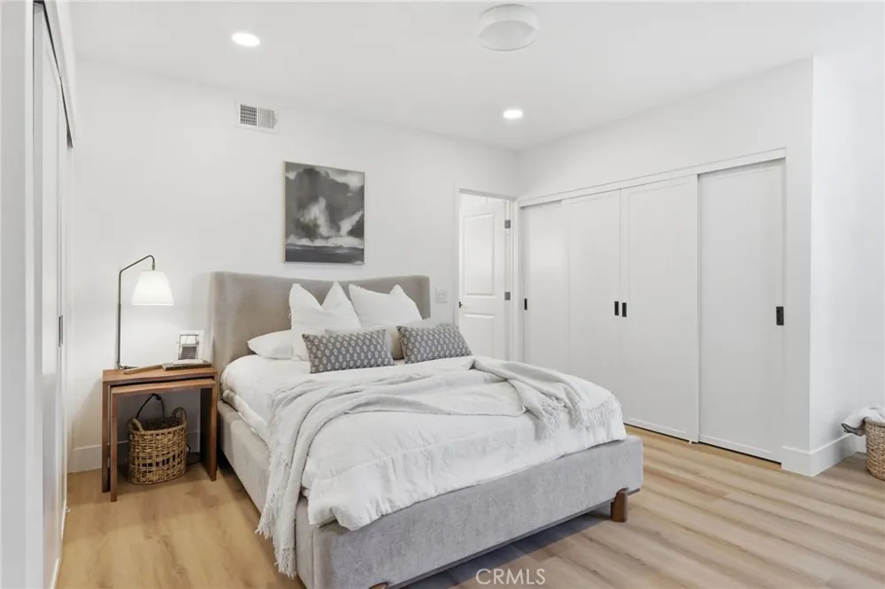 4529 Pepperwood Avenue Long Beach, CA 90808