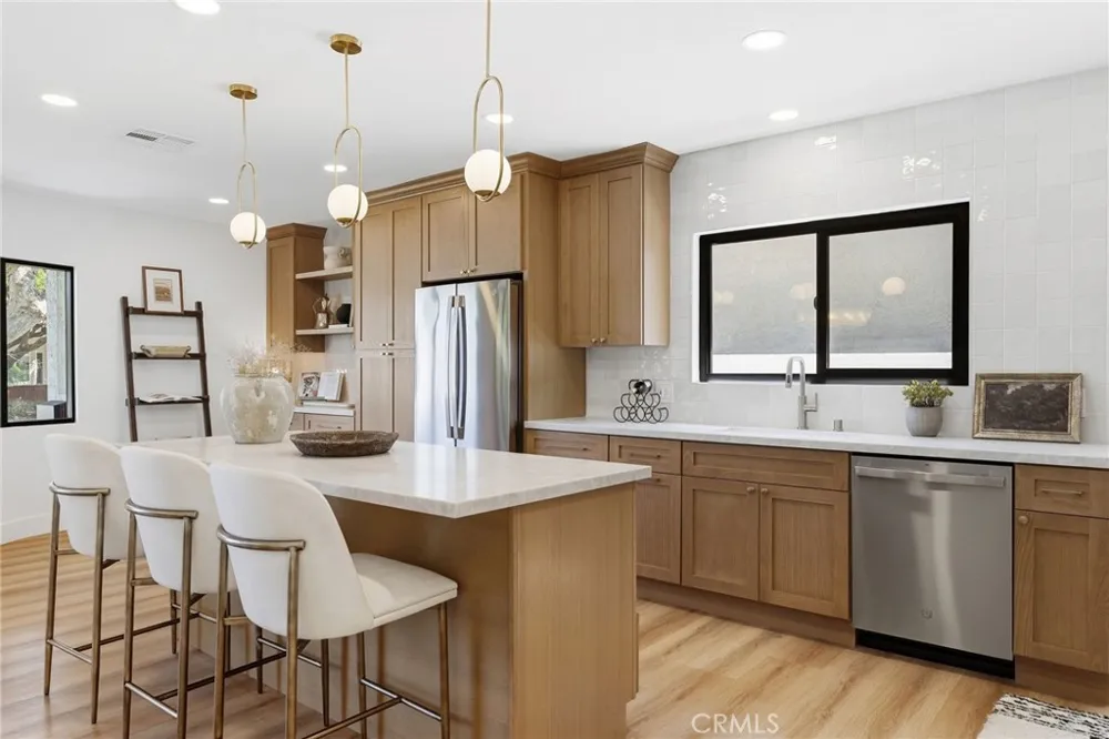4529 Pepperwood Avenue Long Beach, CA 90808