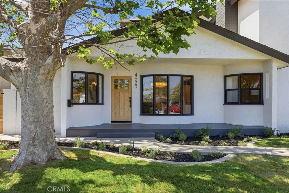 4529 Pepperwood Avenue Long Beach, CA 90808