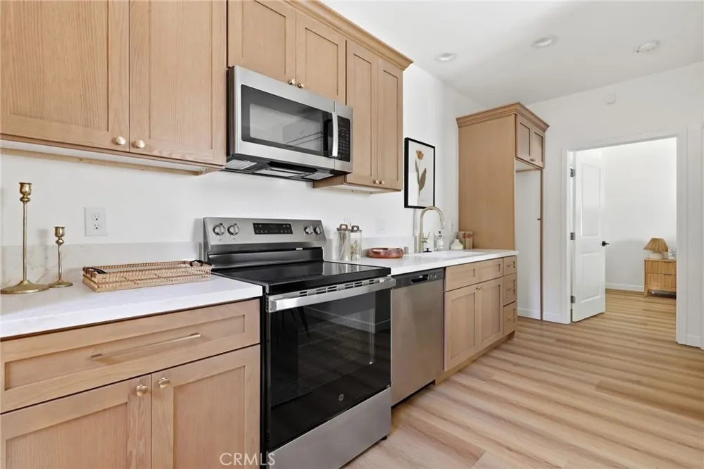 4529 Pepperwood Avenue Long Beach, CA 90808