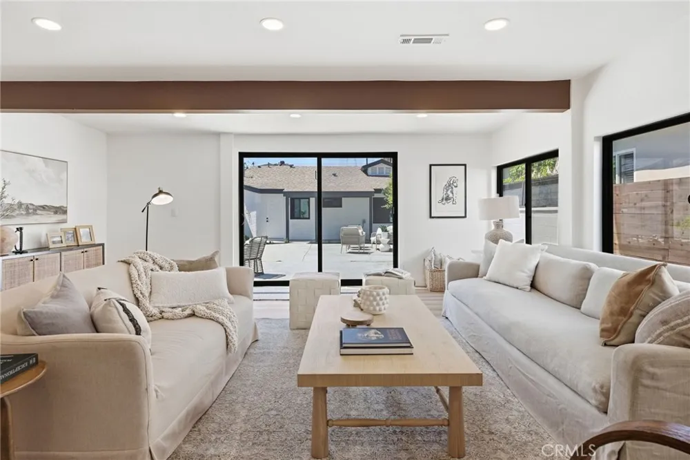 4529 Pepperwood Avenue Long Beach, CA 90808