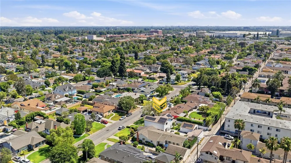 4529 Pepperwood Avenue Long Beach, CA 90808